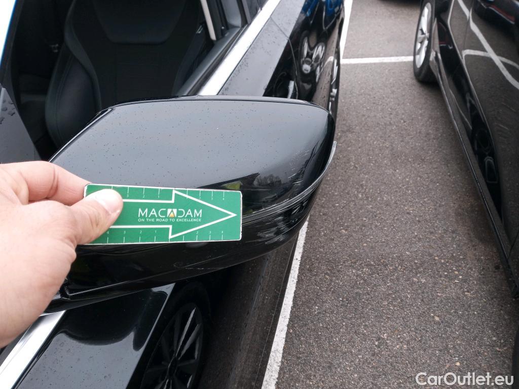  Bmw  Serie 3 BMW  / 2018 / 4P / sedán 320d Auto. #23