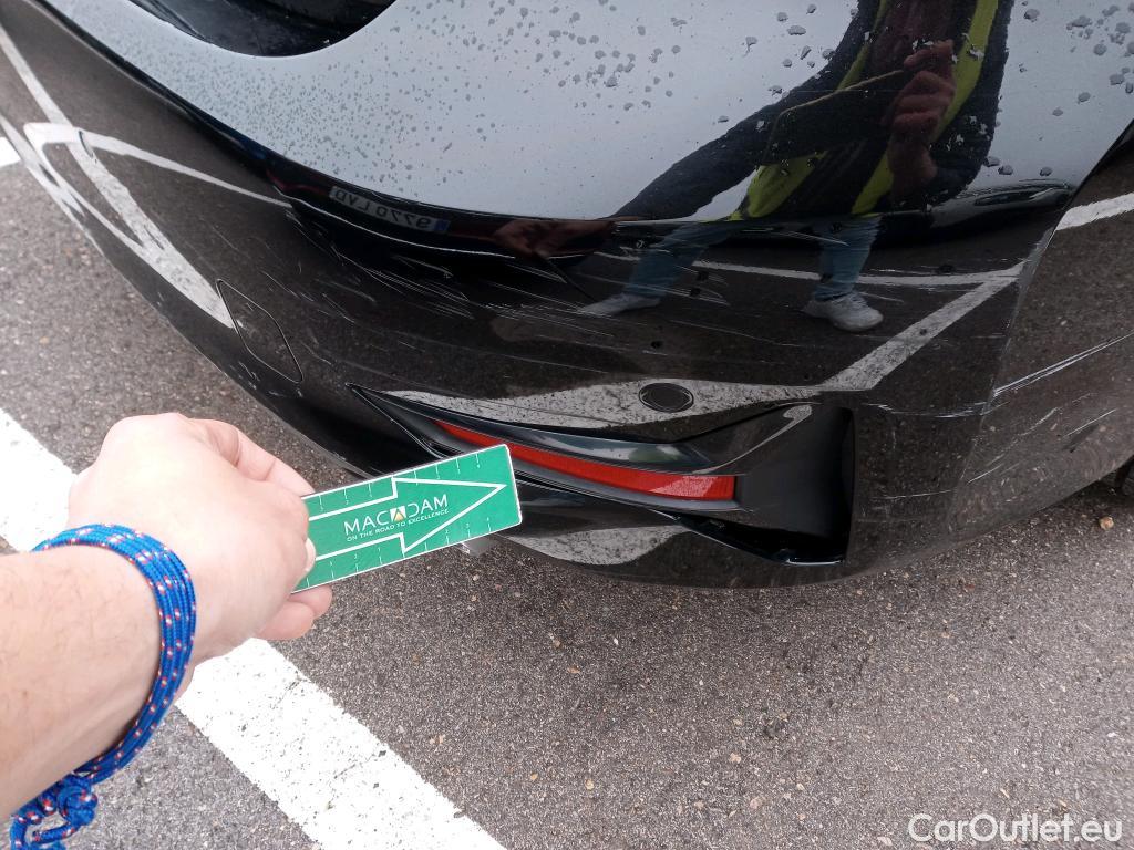  Bmw  Serie 3 BMW  / 2018 / 4P / sedán 320d Auto. #27