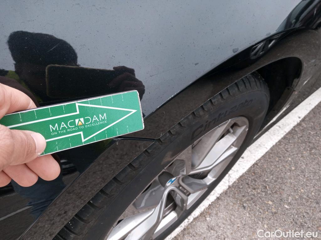  Bmw  Serie 3 BMW  / 2018 / 4P / sedán 320d Auto. #17