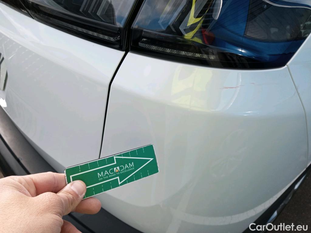  Peugeot  3008 PEUGEOT  / 2020 / 5P / todoterreno 1.2 PureTech 96KW S&S Active Pack EAT8 #13