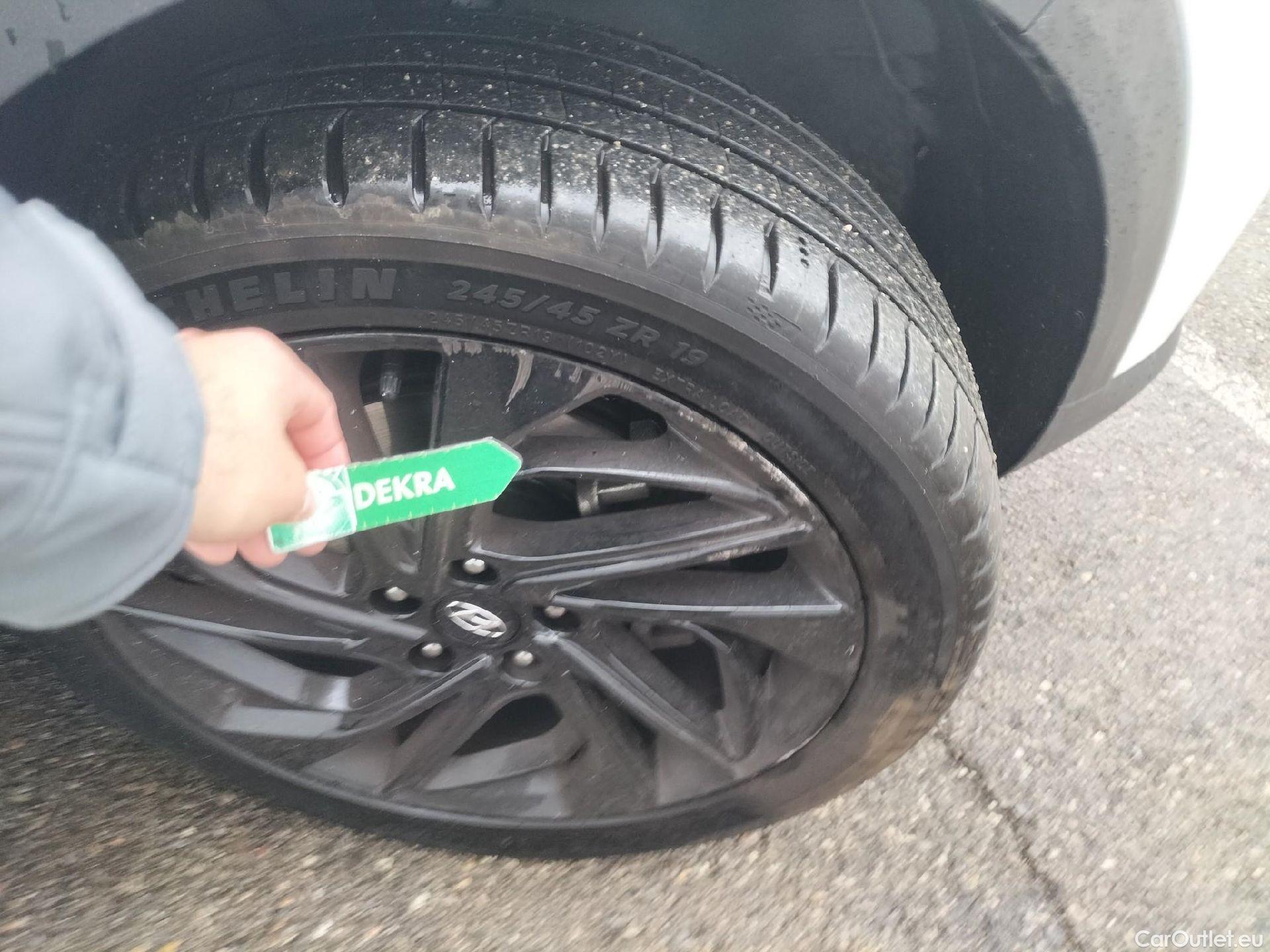  Hyundai  Tucson HYUNDAI  / 2018 / 5P / todoterreno 1.6 CRDI 100kW (136CV) 48V N-Line 4X2 #24