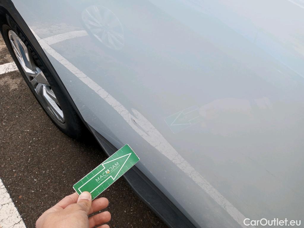  Peugeot  3008 PEUGEOT  / 2020 / 5P / todoterreno 1.2 PureTech 96KW S&S Active Pack EAT8 #3