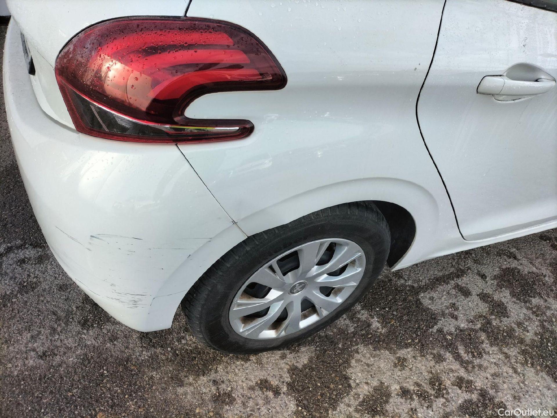  Peugeot  208 PEUGEOT  / 2015 / 5P / berlina con portón 5P ACTIVE BlueHDi 73kW (100CV) #35