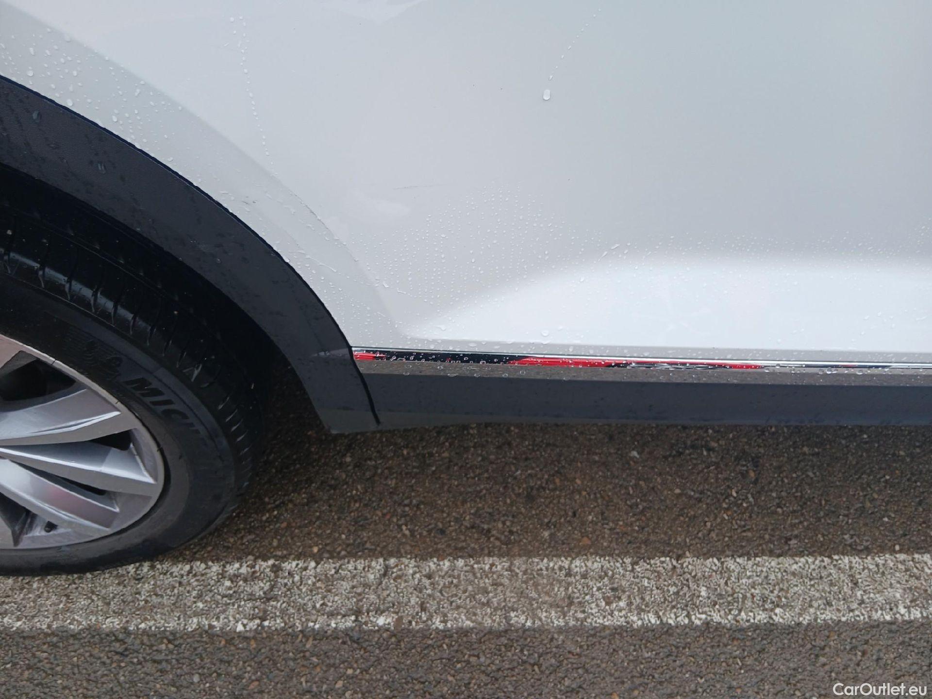  Volkswagen  T-ROC VOLKSWAGEN  / 2017 / 5P / todoterreno Advance Style 2.0 TDI 110kW DSG #17