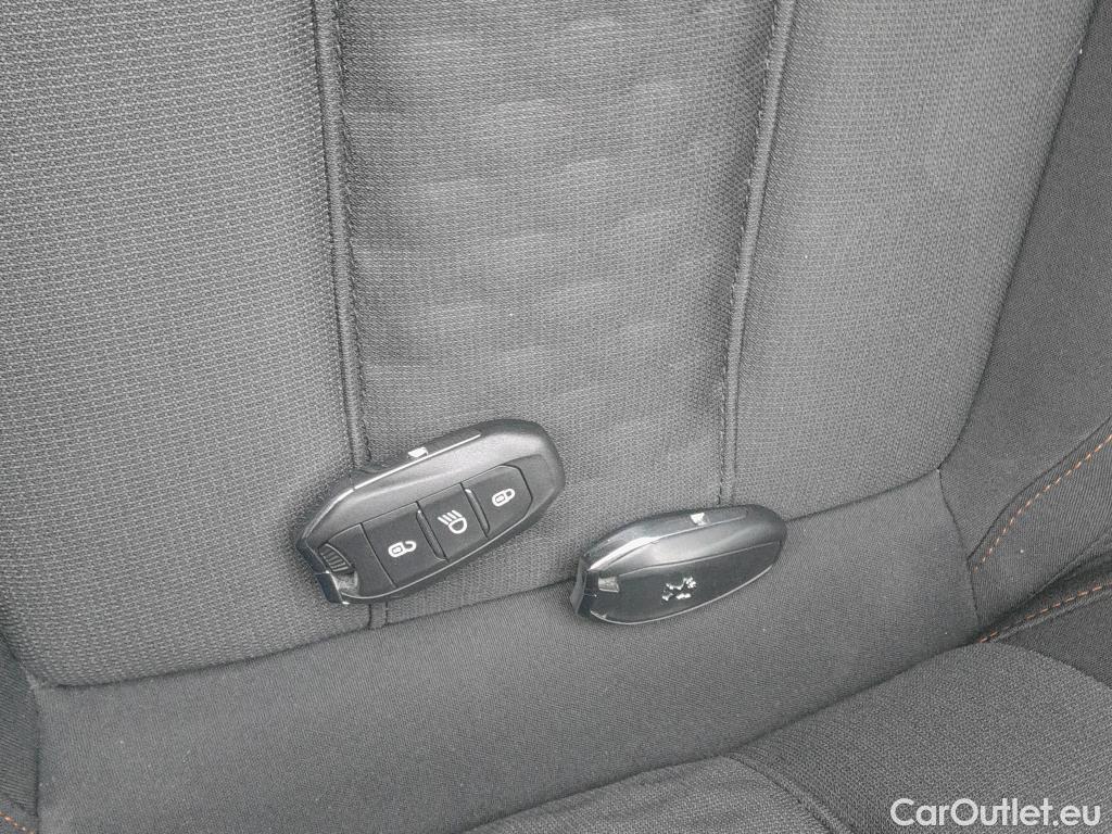  Peugeot  508 PEUGEOT  / 2018 / 5P / berlina con portón 5P Active Pack BlueHDi 130 S&S EAT8 (AC2) #12