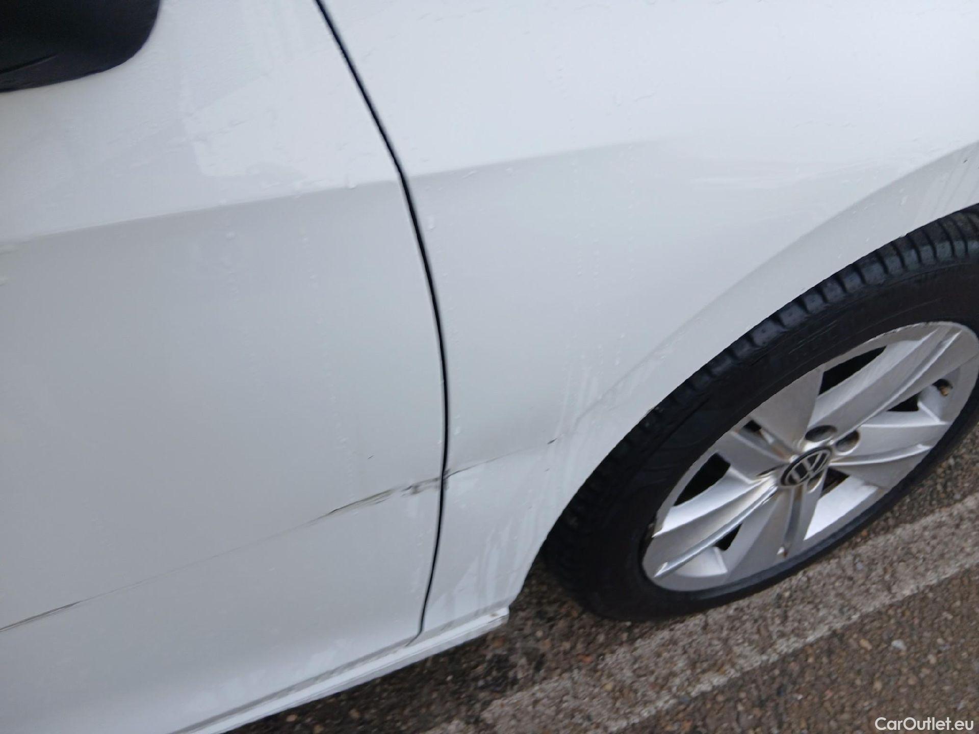  Volkswagen  Golf  VOLKSWAGEN / 2020 / 5P / berlina con portón Life 1.0 eTSI 81kW (110CV) DSG #13