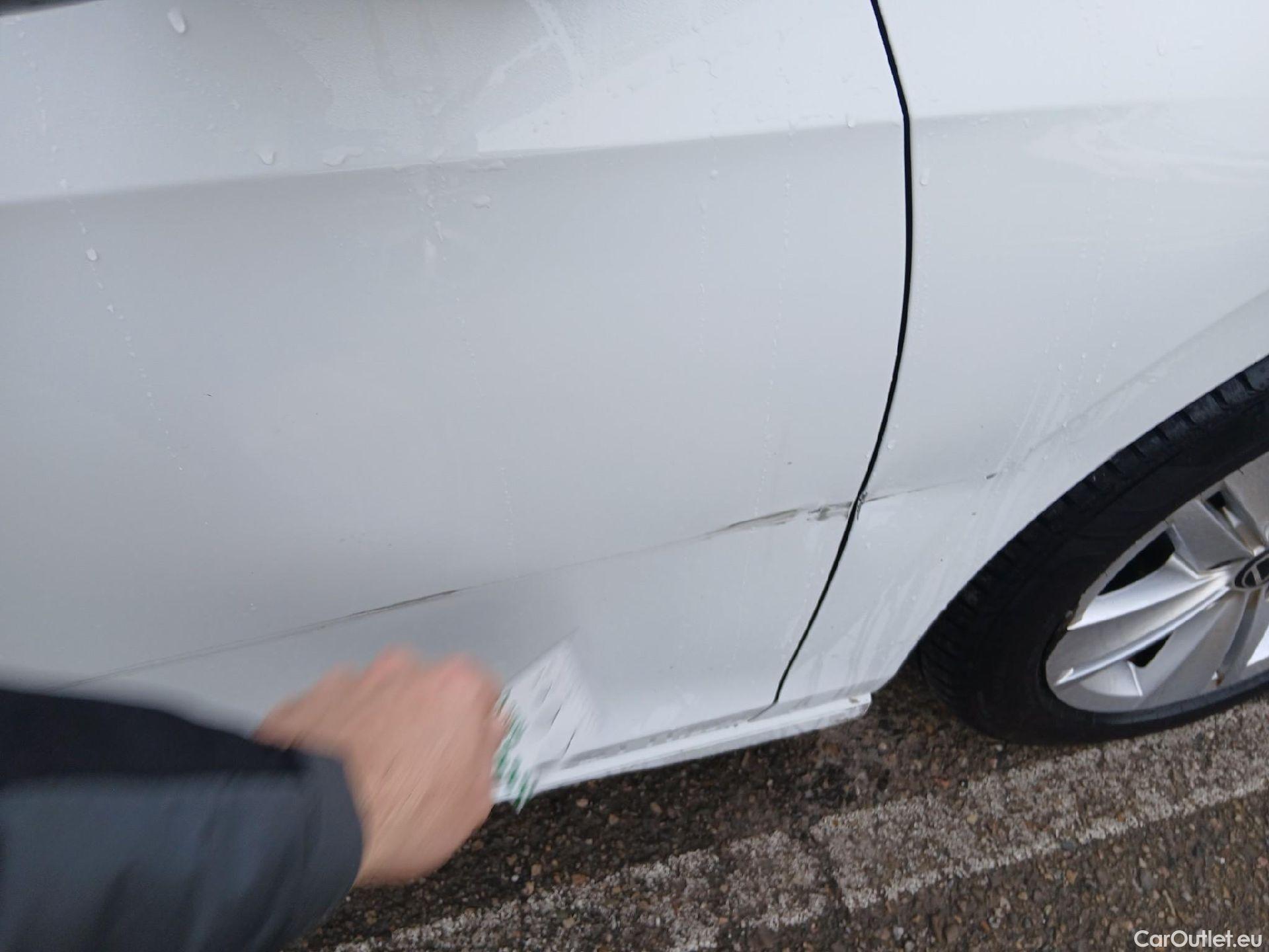  Volkswagen  Golf  VOLKSWAGEN / 2020 / 5P / berlina con portón Life 1.0 eTSI 81kW (110CV) DSG #11