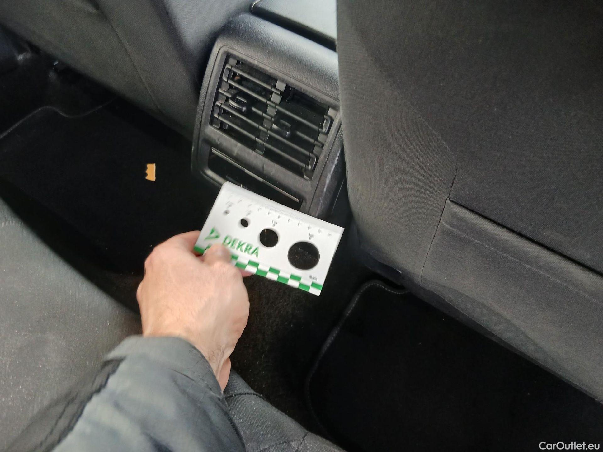  Volkswagen  Golf  VOLKSWAGEN / 2020 / 5P / berlina con portón Life 1.0 eTSI 81kW (110CV) DSG #17