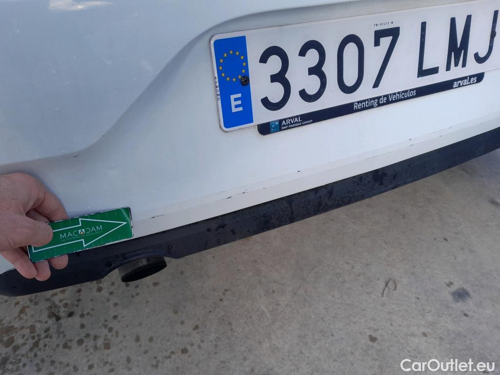  Renault  Clio RENAULT  / 2019 / 5P / berlina con portón Business TCe 74 kW (100CV) GLP #15