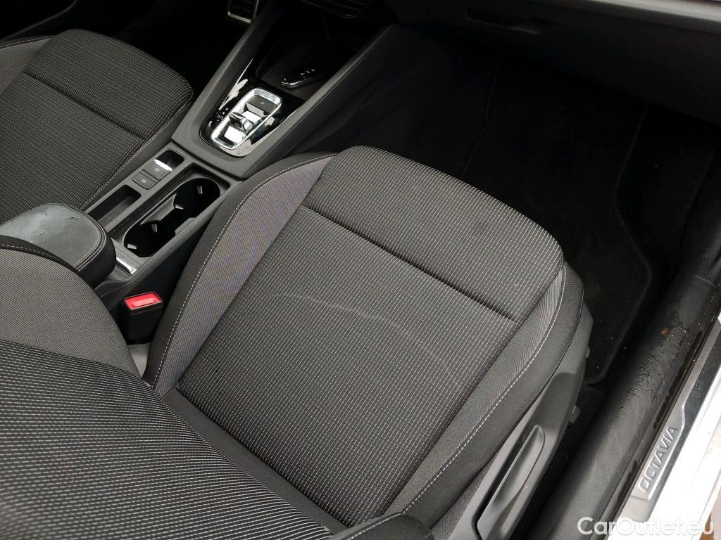  Skoda  Octavia SKODA  / 2020 / 5P / familiar Combi 1.5 TSI 96kW DSG G-TEC Ambition #11