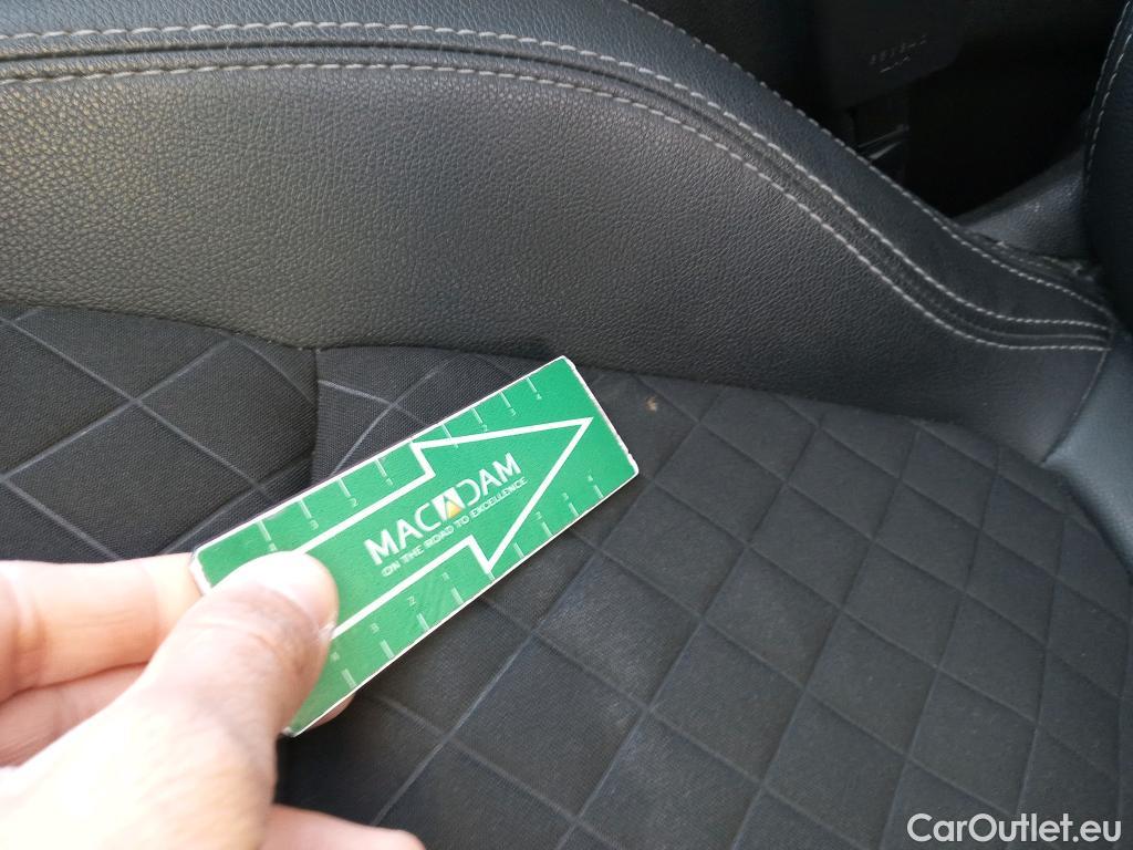  Renault  Kadjar RENAULT  / 2019 / 5P / crossover Zen GPF TCe 103kW (140CV) EDC #10