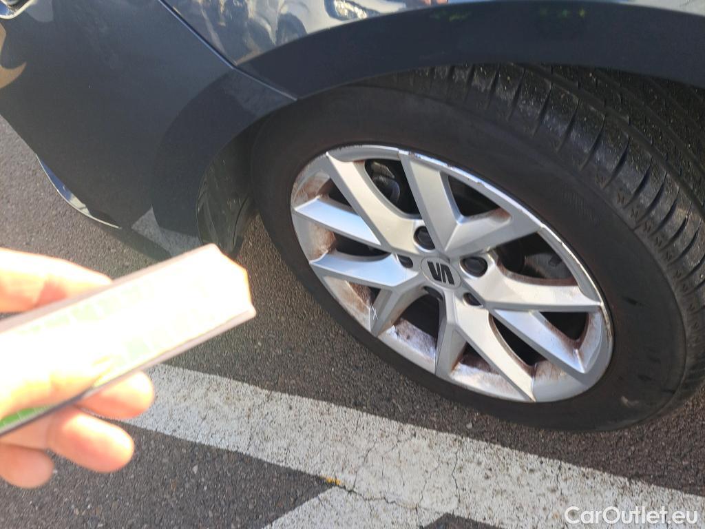  Land Rover  Discovery SEAT Nuevo León / 2020 / 5P / berlina con portón 1.0 TSI 81kW S&S Style Go (AC) #24