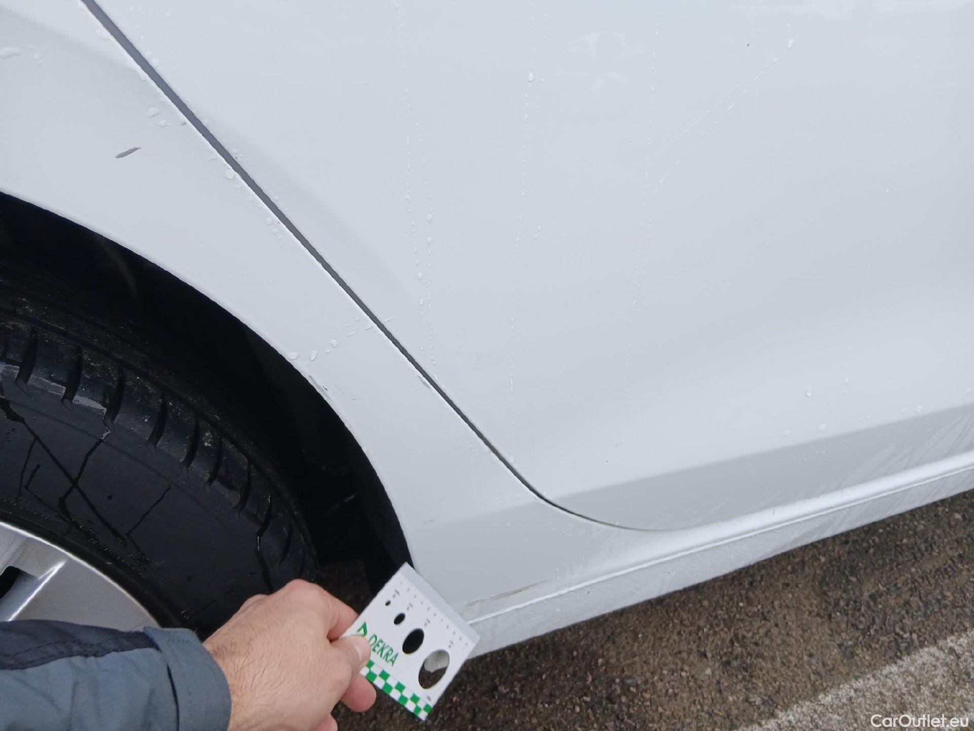  Volkswagen  Golf  VOLKSWAGEN / 2020 / 5P / berlina con portón Life 1.0 eTSI 81kW (110CV) DSG #7