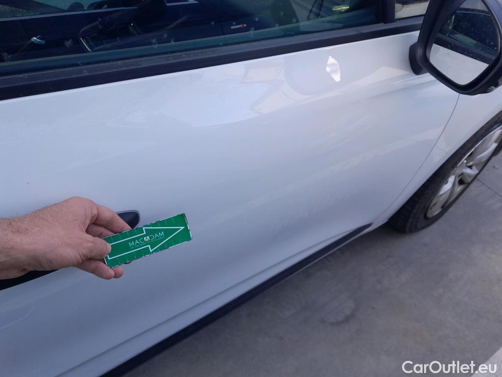  Renault  Clio RENAULT  / 2019 / 5P / berlina con portón Business TCe 74 kW (100CV) GLP #9