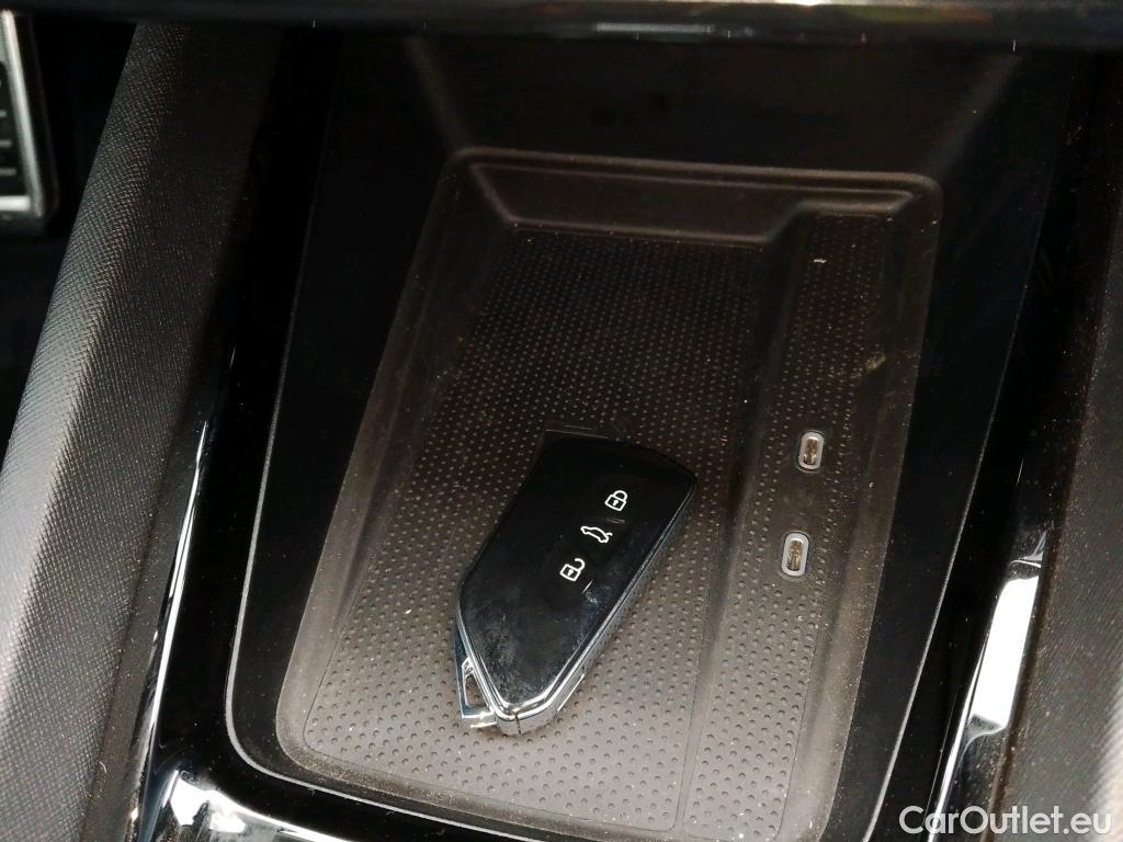  Skoda  Octavia SKODA  / 2020 / 5P / familiar Combi 1.5 TSI 96kW DSG G-TEC Ambition #1