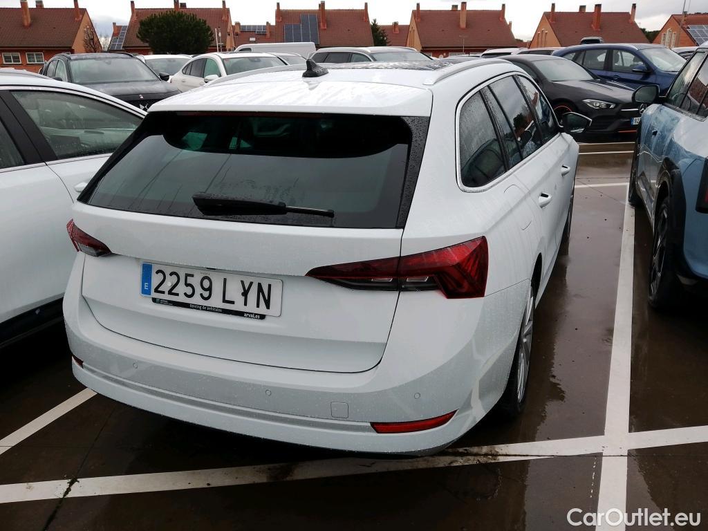  Skoda  Octavia SKODA  / 2020 / 5P / familiar Combi 1.5 TSI 96kW DSG G-TEC Ambition #9