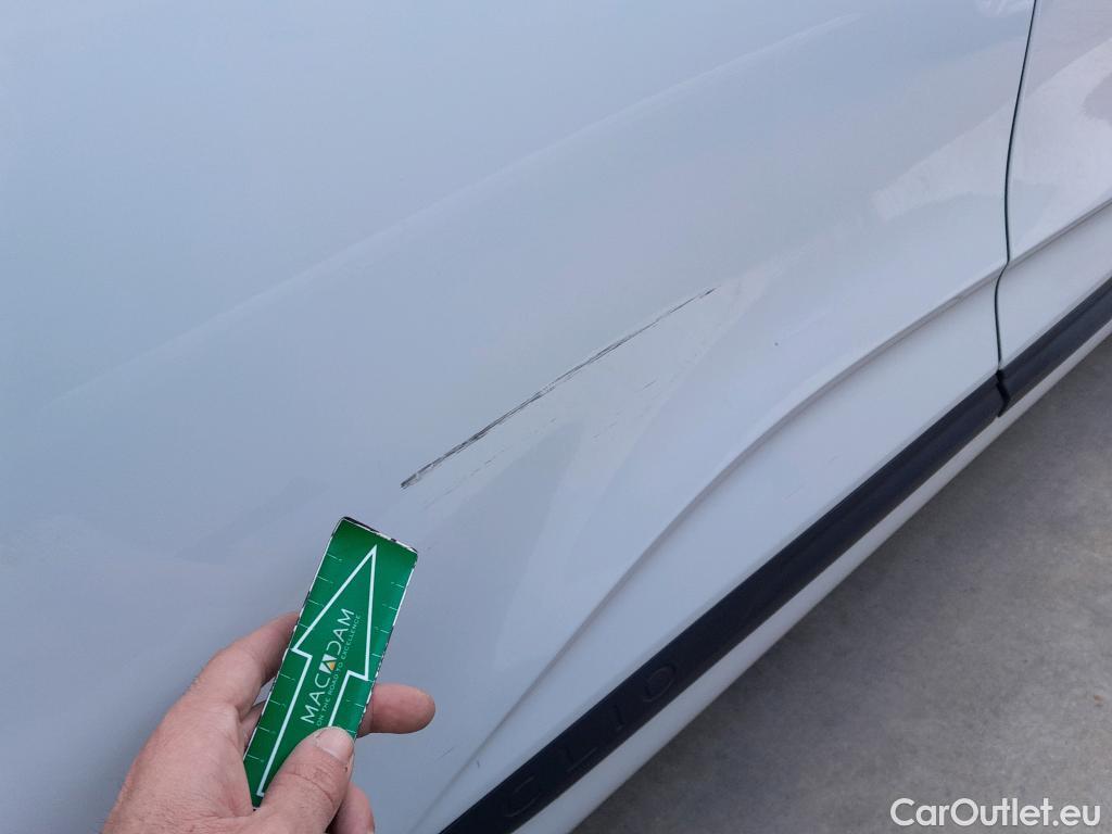  Renault  Clio RENAULT  / 2019 / 5P / berlina con portón Business TCe 74 kW (100CV) GLP #17