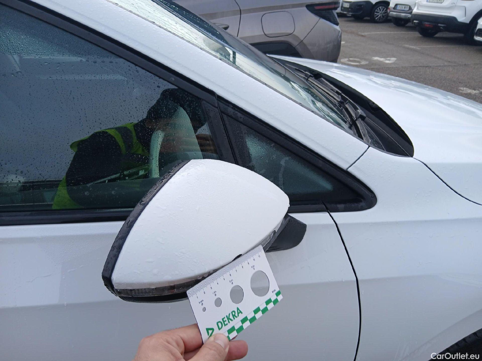  Volkswagen  Golf  VOLKSWAGEN / 2020 / 5P / berlina con portón Life 1.0 eTSI 81kW (110CV) DSG #10