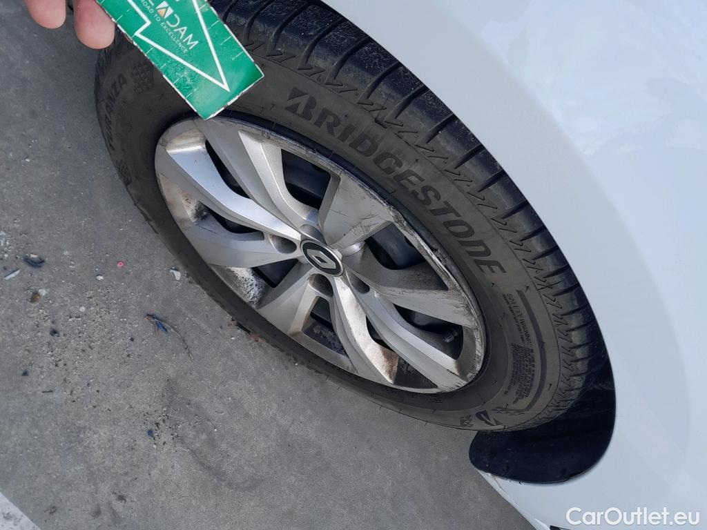  Renault  Clio RENAULT  / 2019 / 5P / berlina con portón Business TCe 74 kW (100CV) GLP #19