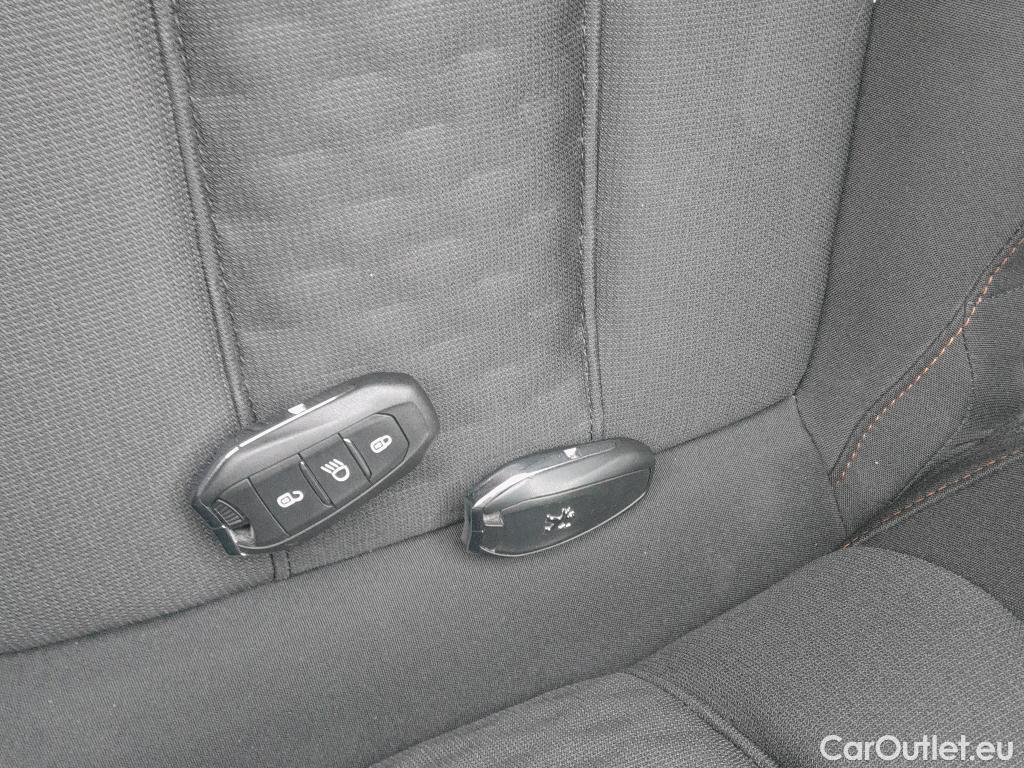  Peugeot  508 PEUGEOT  / 2018 / 5P / berlina con portón 5P Active Pack BlueHDi 130 S&S EAT8 (AC2) #13