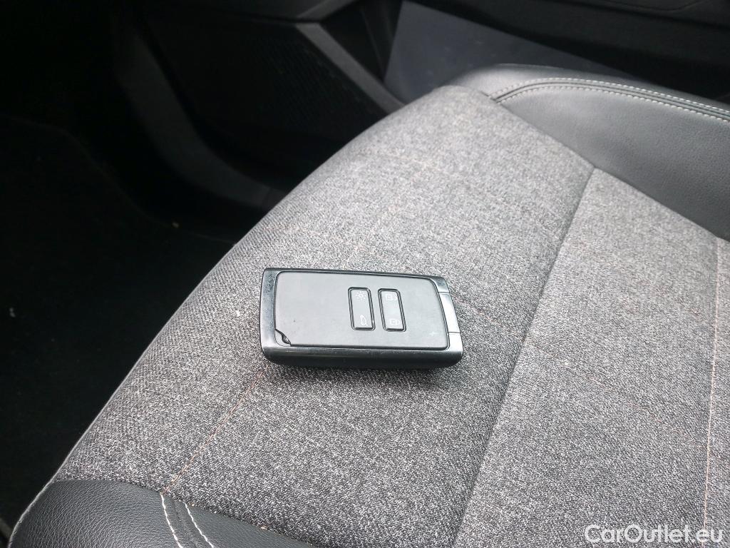  Renault  Espace  VI Techno E-Tech Hybrid 1.2 E-TECH Hybrid 200CV ATV 7 Plazas 6E #3