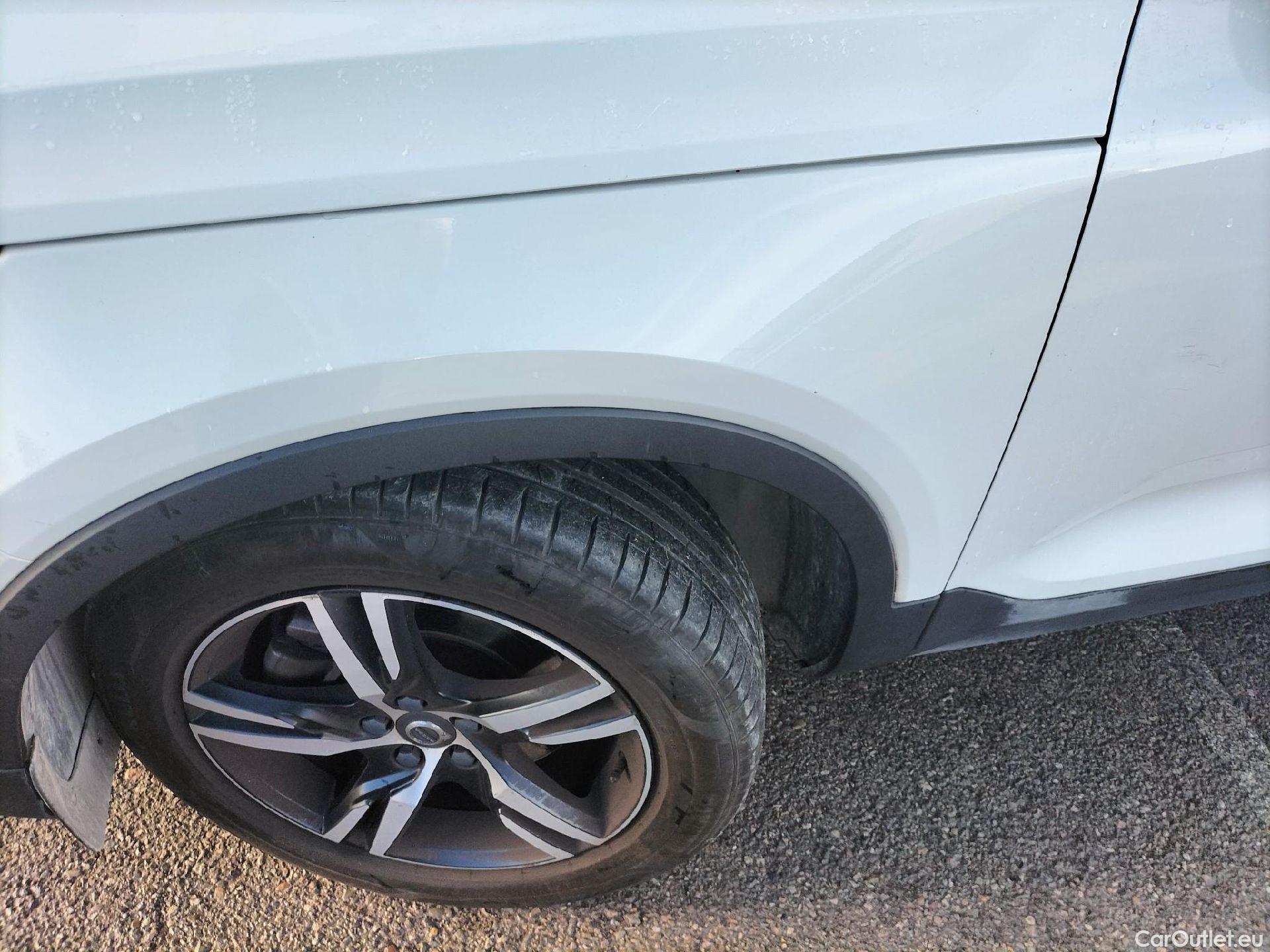  Volvo  XC 40 VOLVO XC40 / 2017 / 5P / todoterreno 2.0 B4 G AWD R-Design Auto #13