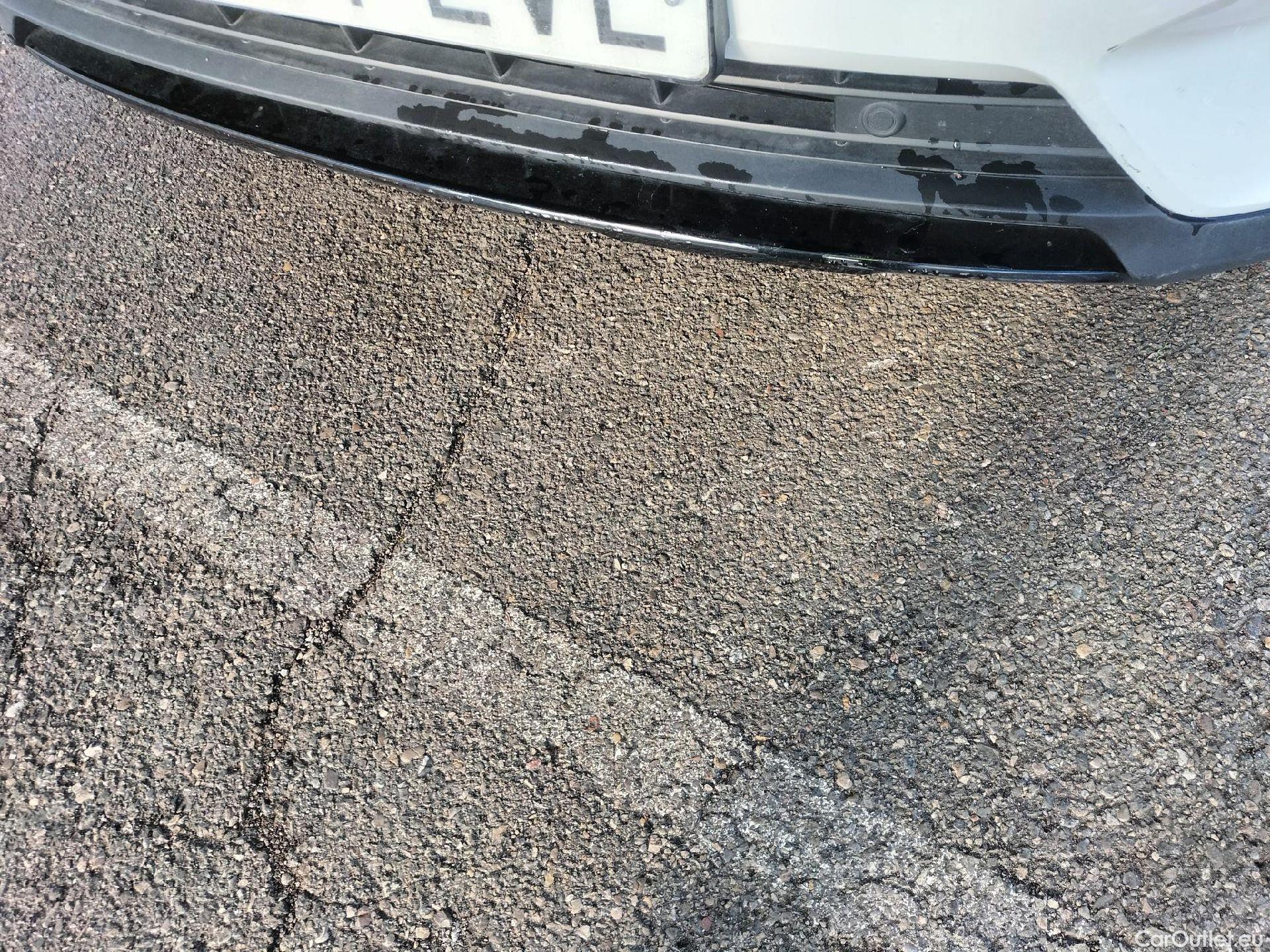  Volvo  XC 40 VOLVO XC40 / 2017 / 5P / todoterreno 2.0 B4 G AWD R-Design Auto #6