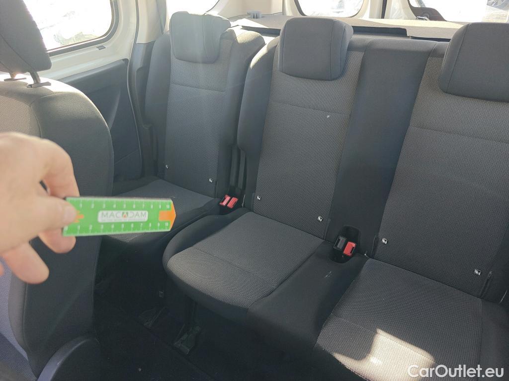  Citroen  Berlingo CITROEN  / 2018 / 4P / combi Talla M BlueHDi 100 LIVE (AC) #26