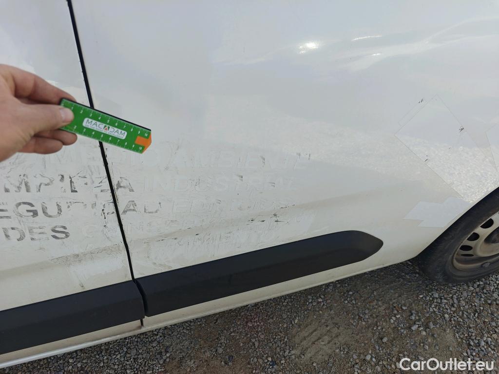  Citroen  Berlingo CITROEN  / 2018 / 4P / combi Talla M BlueHDi 100 LIVE (AC) #10