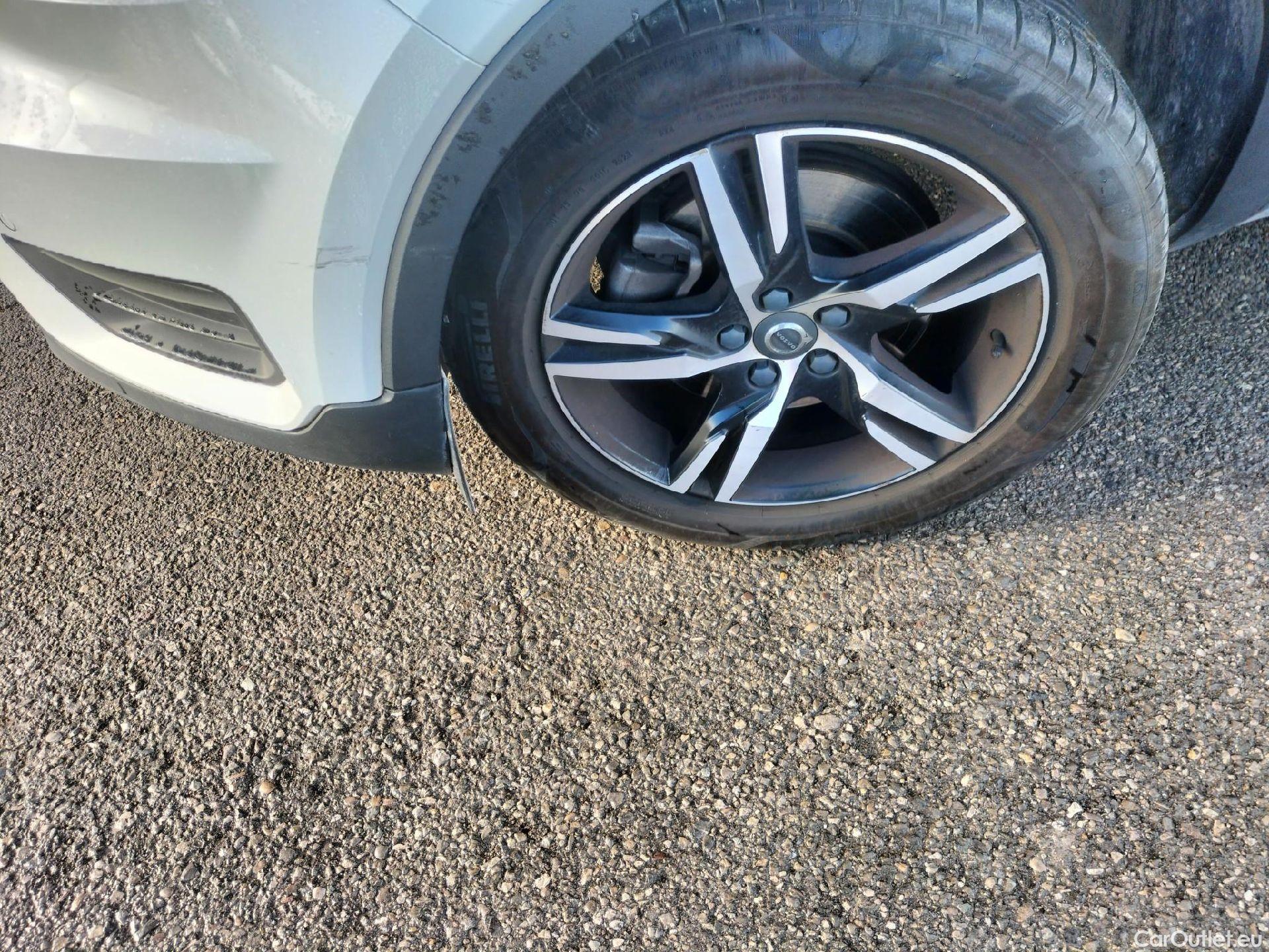  Volvo  XC 40 VOLVO XC40 / 2017 / 5P / todoterreno 2.0 B4 G AWD R-Design Auto #11