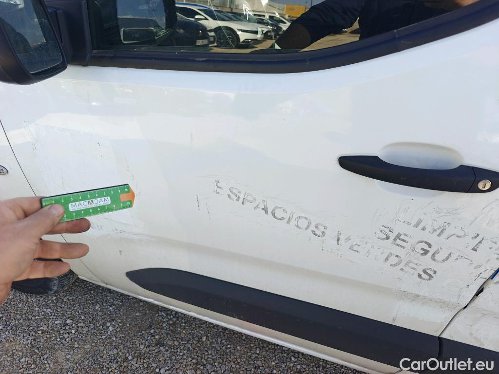  Citroen  Berlingo CITROEN  / 2018 / 4P / combi Talla M BlueHDi 100 LIVE (AC) #15