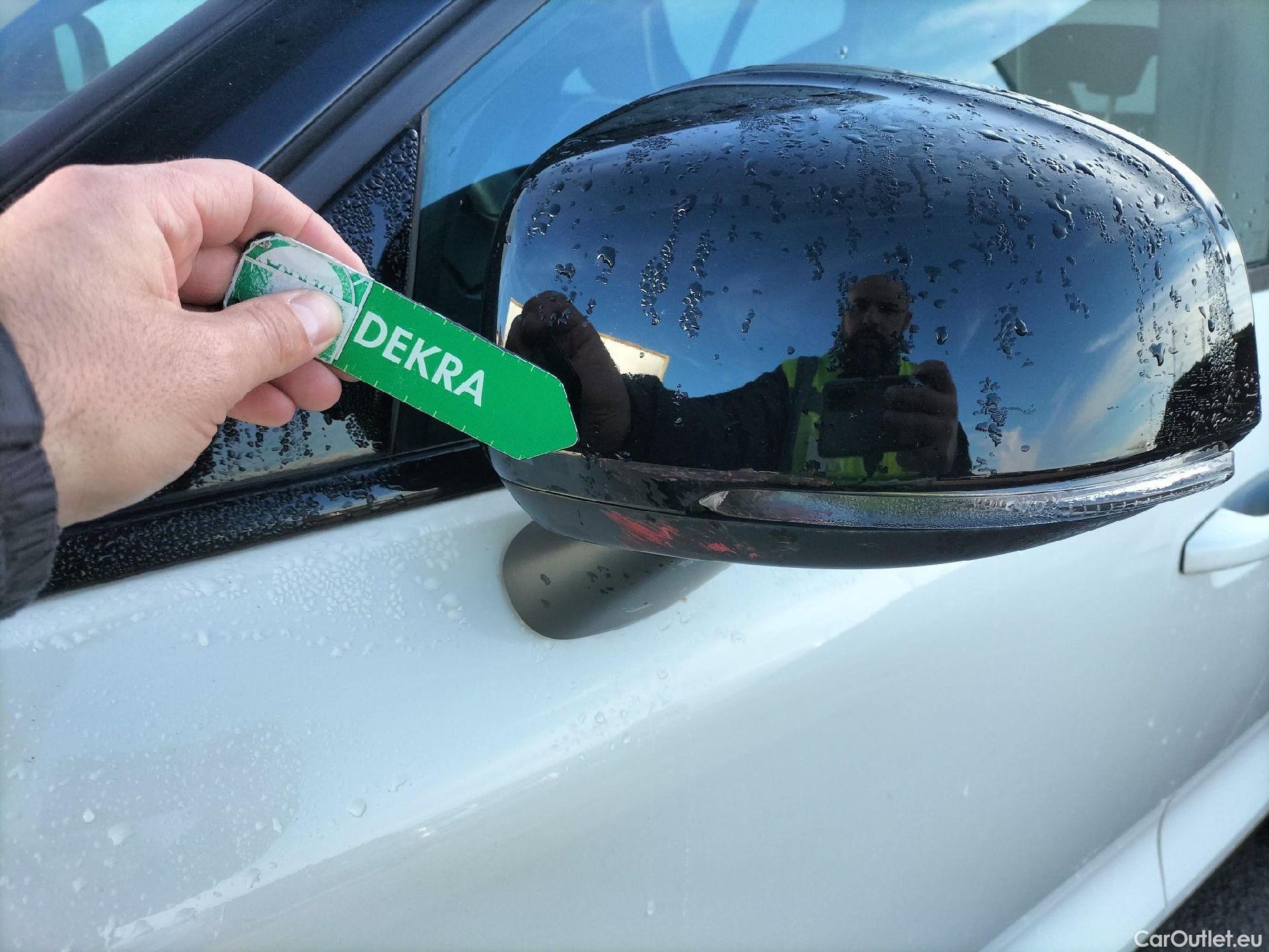  Volvo  XC 40 VOLVO XC40 / 2017 / 5P / todoterreno 2.0 B4 G AWD R-Design Auto #16