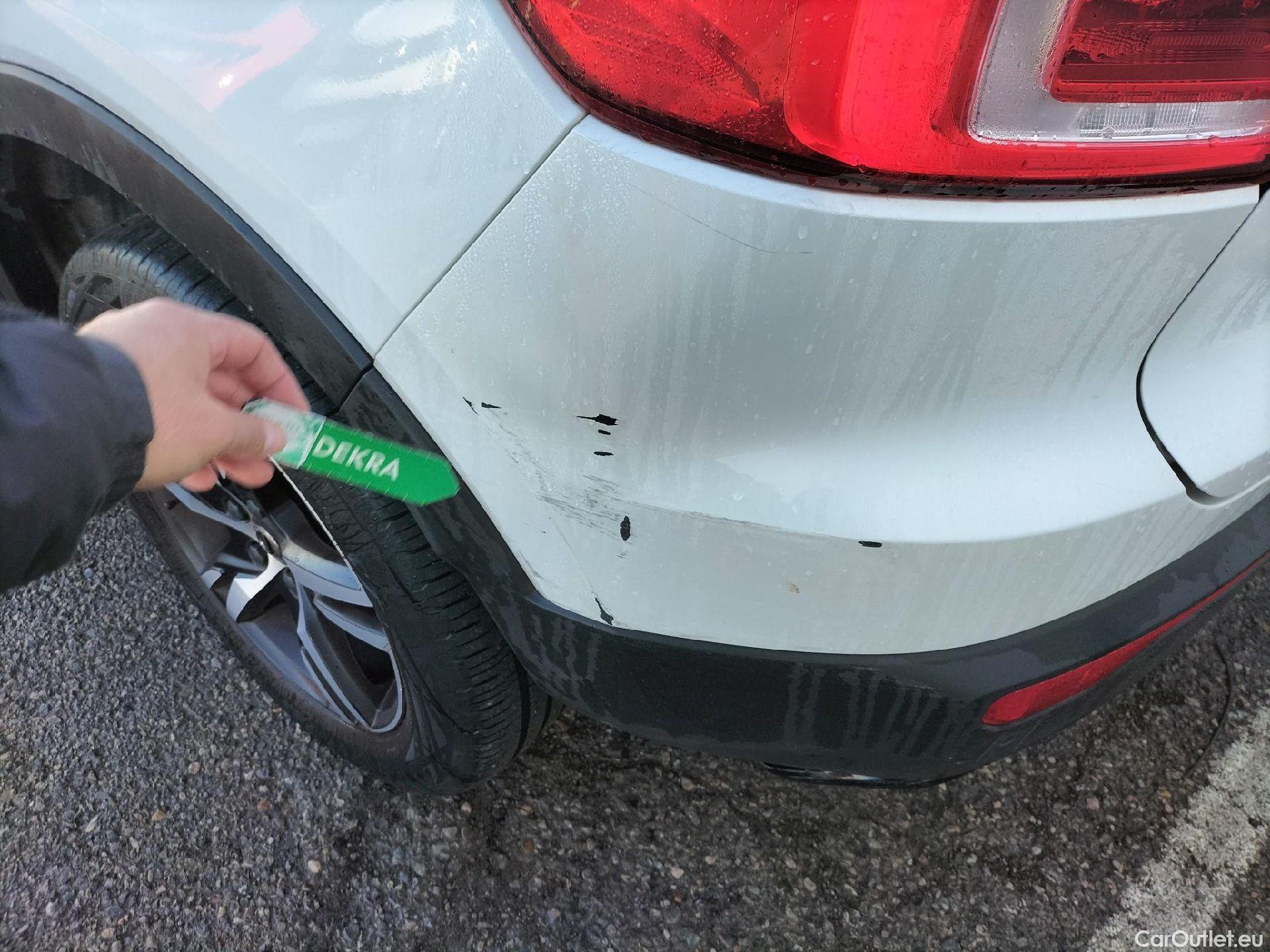  Volvo  XC 40 VOLVO XC40 / 2017 / 5P / todoterreno 2.0 B4 G AWD R-Design Auto #24