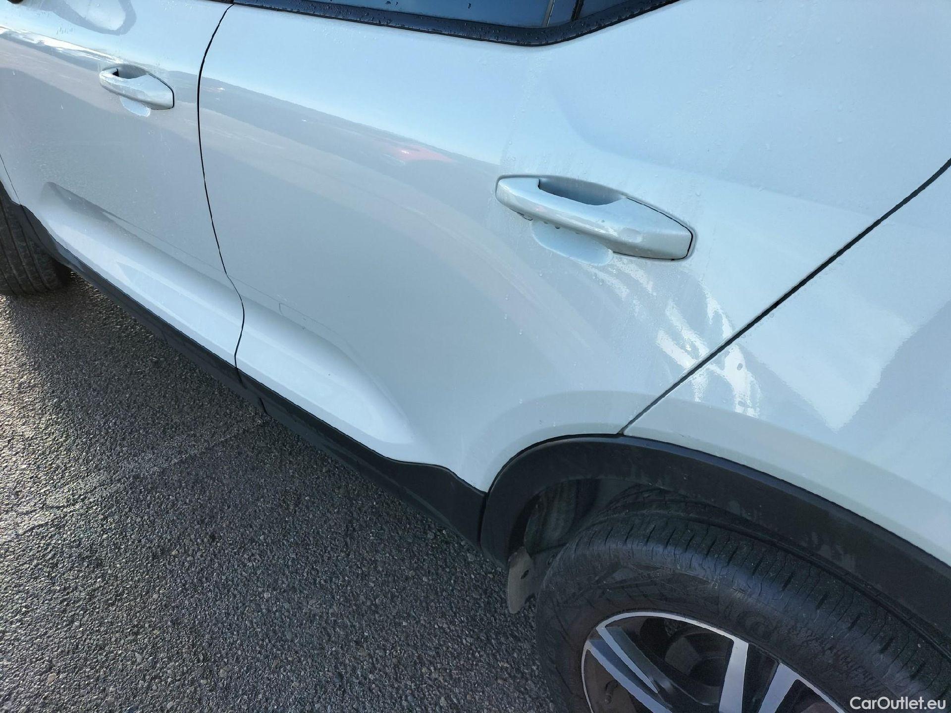  Volvo  XC 40 VOLVO XC40 / 2017 / 5P / todoterreno 2.0 B4 G AWD R-Design Auto #32