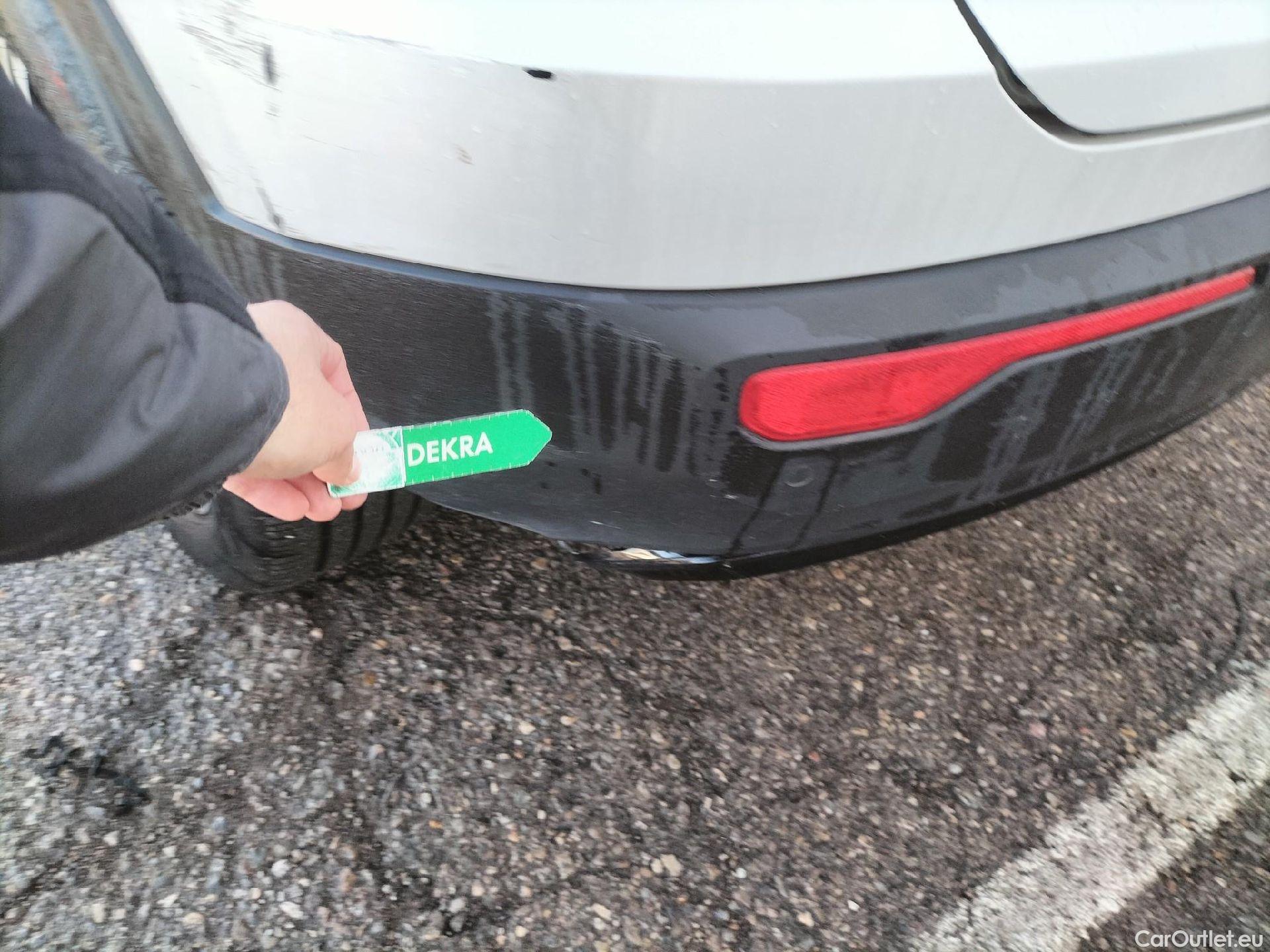  Volvo  XC 40 VOLVO XC40 / 2017 / 5P / todoterreno 2.0 B4 G AWD R-Design Auto #27