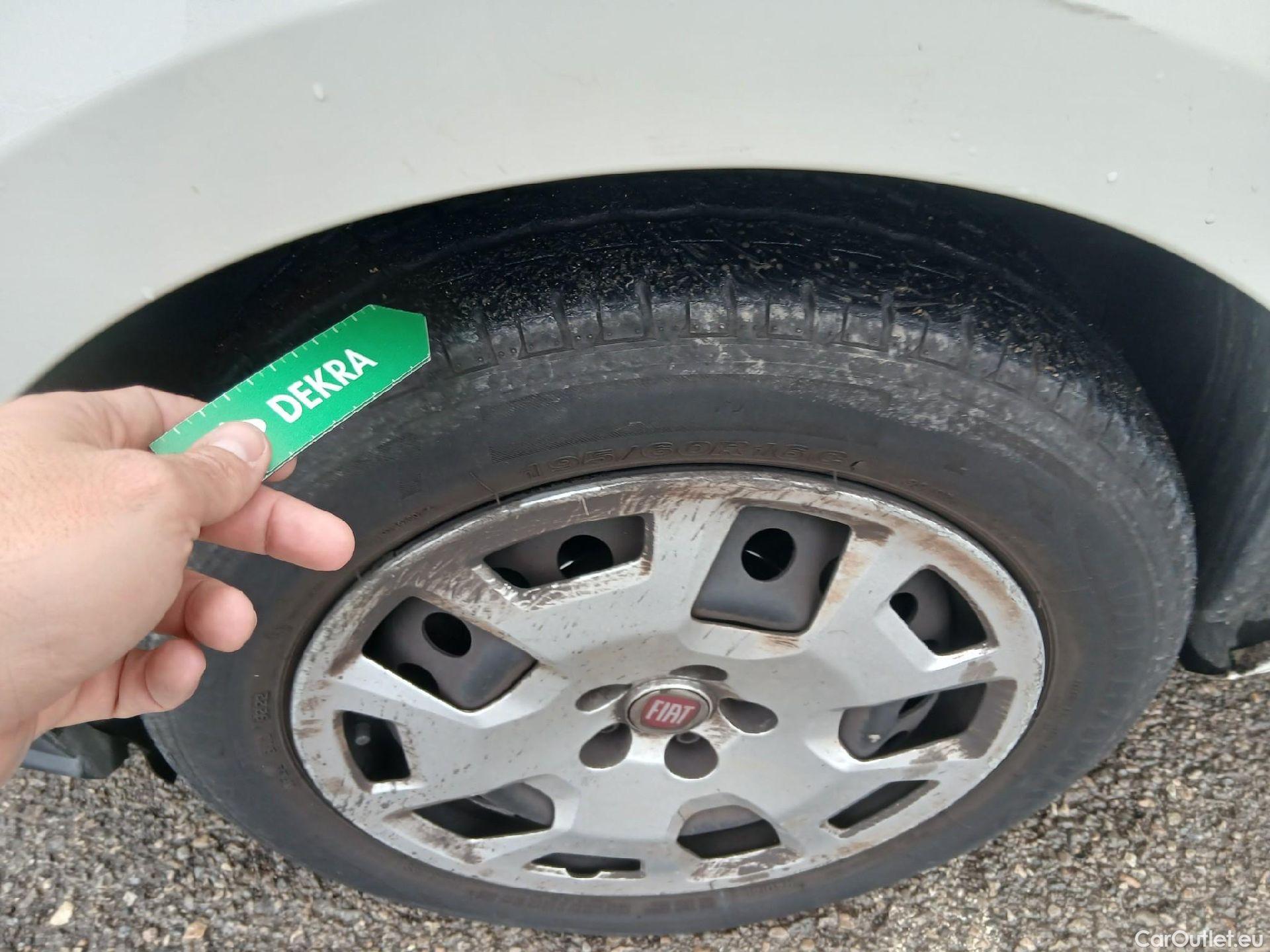  Fiat  Doblo FIAT Doblò Cargo/2015/4P/furgón derivado de turismo Cargo XL Base Plus 1.6 Mjet 78kW (105CV) #10