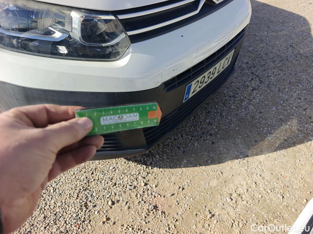  Citroen  Berlingo CITROEN  / 2018 / 4P / combi Talla M BlueHDi 100 LIVE (AC) #27