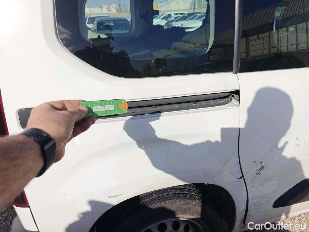  Citroen  Berlingo CITROEN  / 2018 / 4P / combi Talla M BlueHDi 100 LIVE (AC) #3