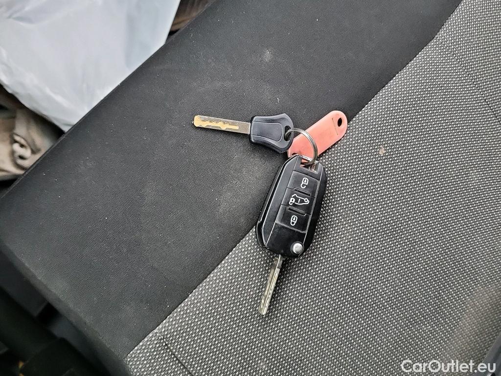  Land Rover  Discovery FIAT Scudo / 2021 / 4P / furgón Furgón L2 120cv MT6 Business #2