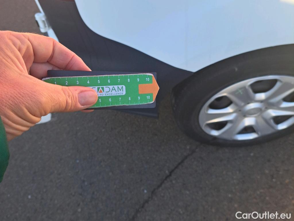  Ford  Transit FORD  Courier/2014/4P/furgón der.turis Van 1.5 TDCi 56kW Trend #36