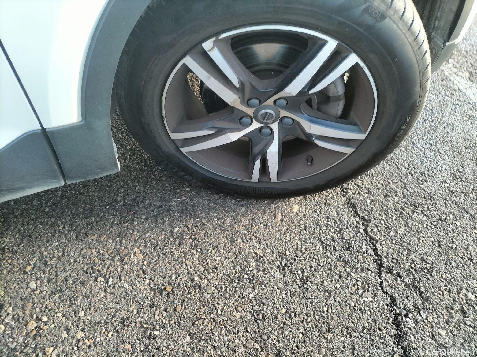  Volvo  XC 40 VOLVO XC40 / 2017 / 5P / todoterreno 2.0 B4 G AWD R-Design Auto #31