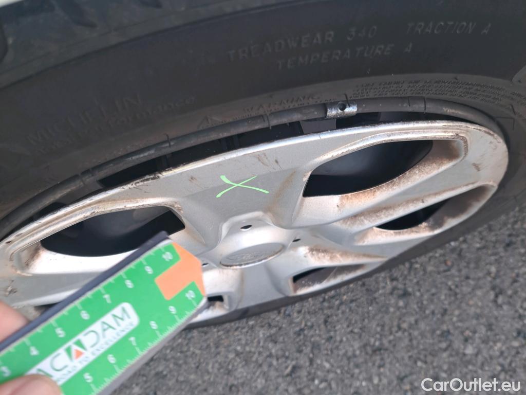  Ford  Transit FORD  Courier/2014/4P/furgón der.turis Van 1.5 TDCi 56kW Trend #39