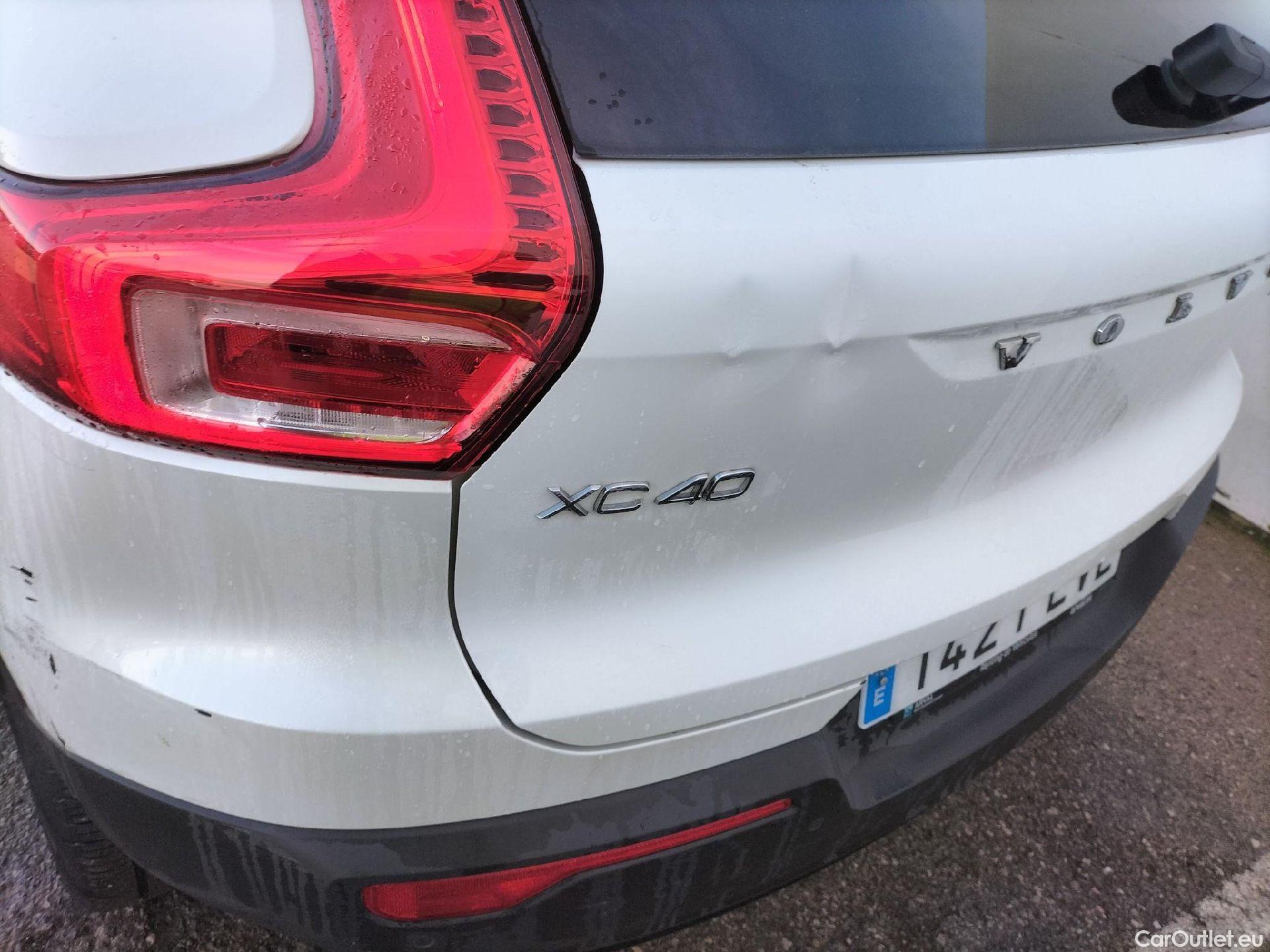  Volvo  XC 40 VOLVO XC40 / 2017 / 5P / todoterreno 2.0 B4 G AWD R-Design Auto #28