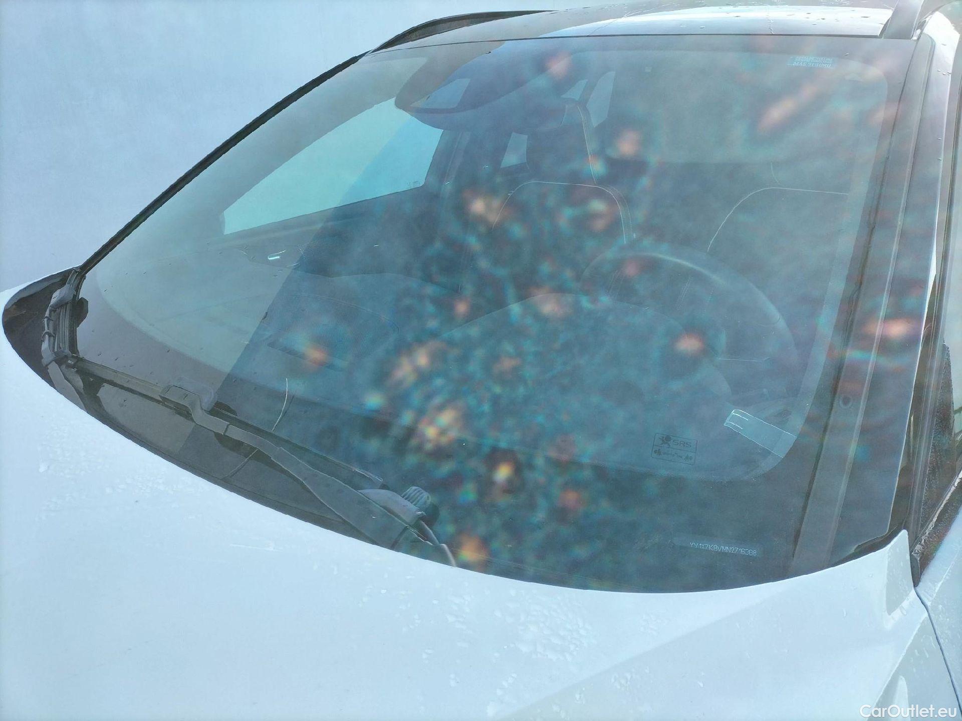  Volvo  XC 40 VOLVO XC40 / 2017 / 5P / todoterreno 2.0 B4 G AWD R-Design Auto #14