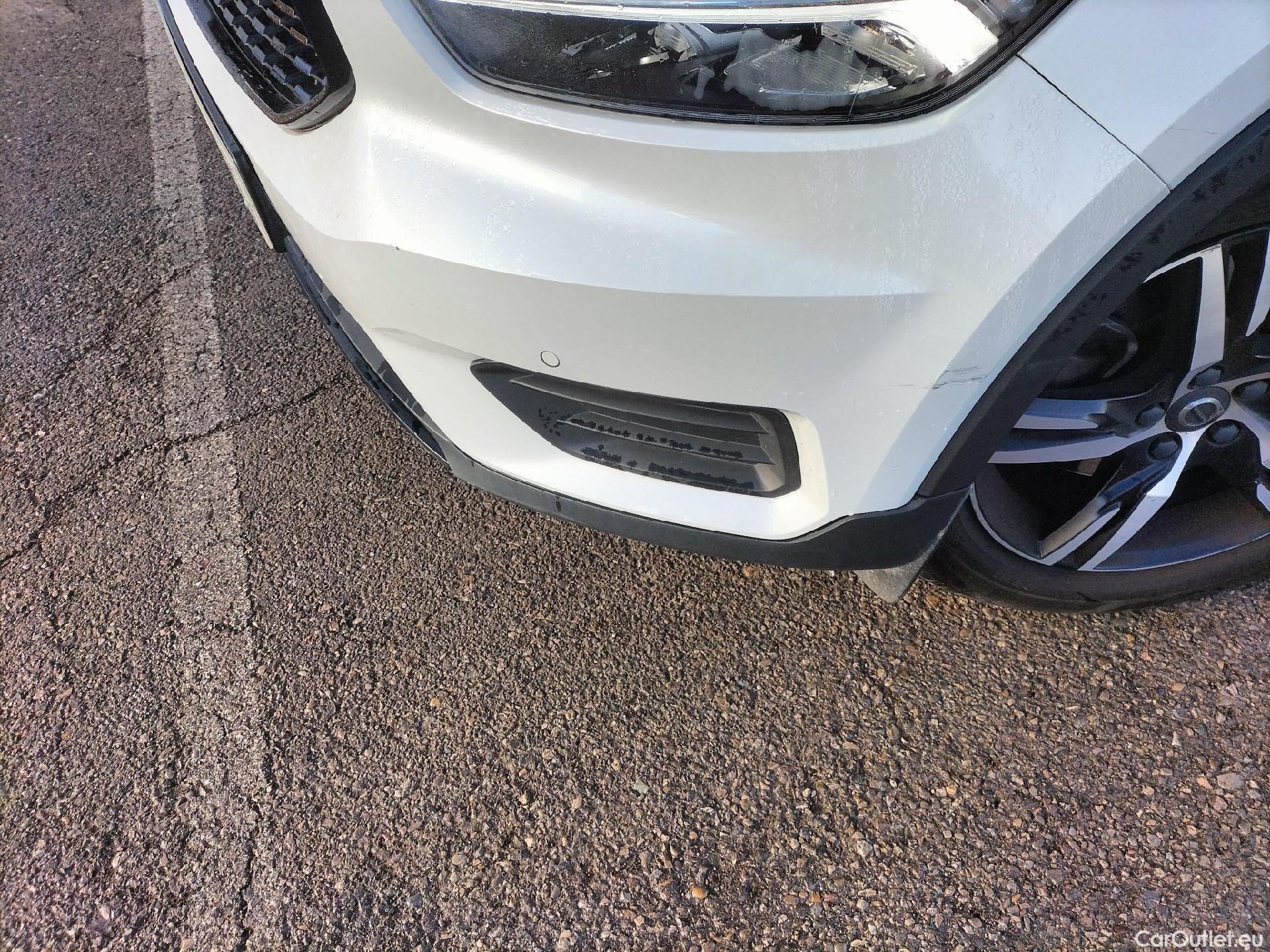  Volvo  XC 40 VOLVO XC40 / 2017 / 5P / todoterreno 2.0 B4 G AWD R-Design Auto #8