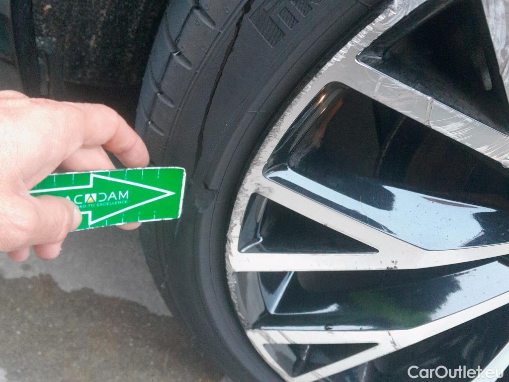  Volvo  XC60 VOLVO  / 2017 / 5P / todoterreno 2.0 T6 AWD Recharge Inscription Auto #4