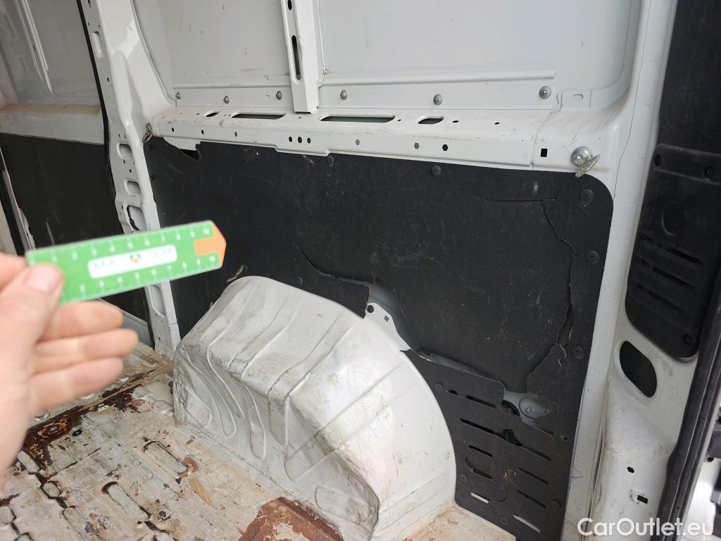  Peugeot  Boxer PEUGEOT  / 2014 / 4P / furgón 335 L2 H2 BHDI 103kW (140CV) S&S 6 V. M #31