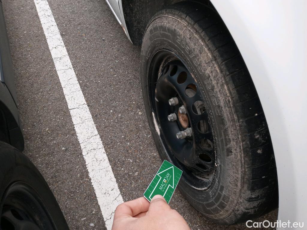  Land Rover  Discovery VOLKSWAGEN Transporter / 2020 / 4P / furgón Furgón Corto TN 2.0 TDI 110kW 4MO #44