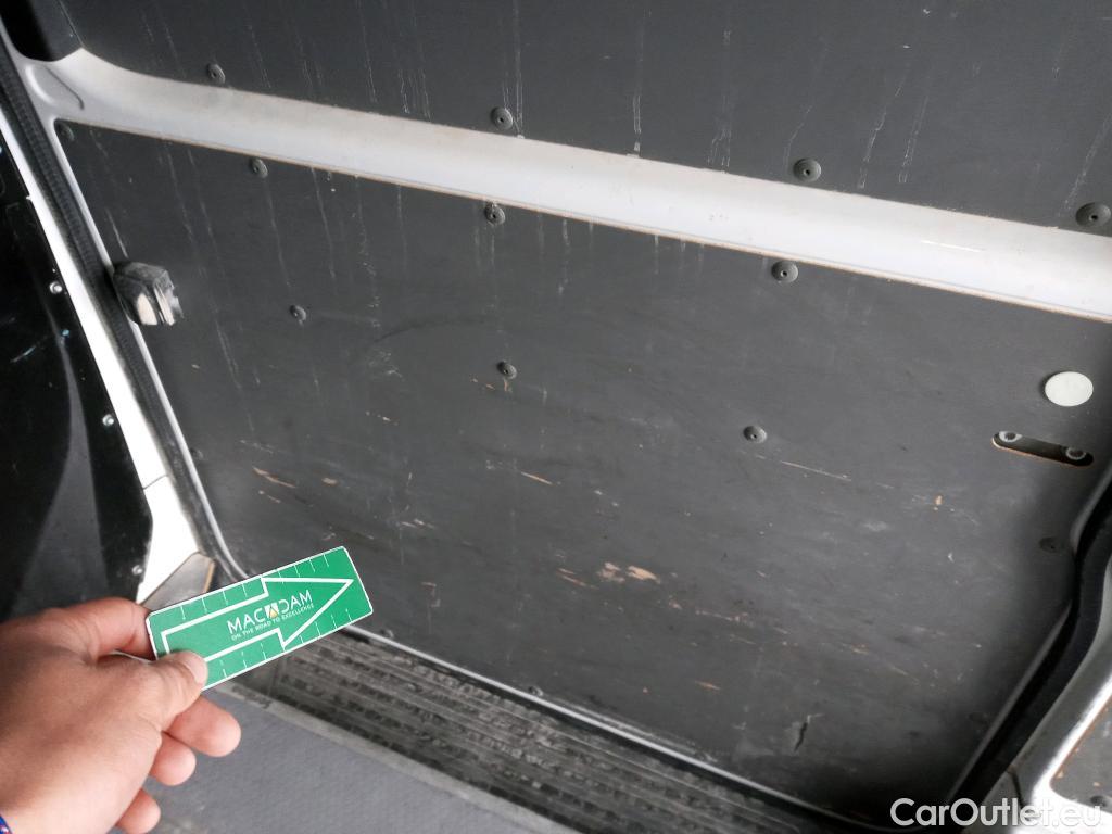  Land Rover  Discovery VOLKSWAGEN Transporter / 2020 / 4P / furgón Furgón Corto TN 2.0 TDI 110kW 4MO #39