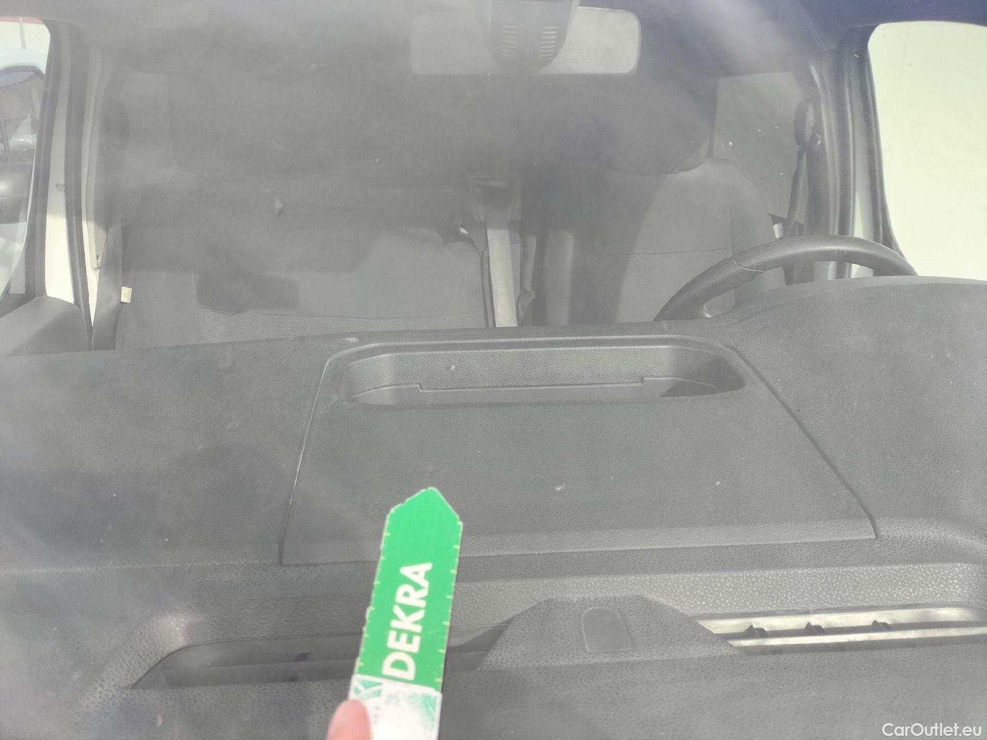  Opel  Vivaro OPEL  / 2019 / 4P / furgón 1.5 D 88kW (120CV) M Std Express M.P. DC #8